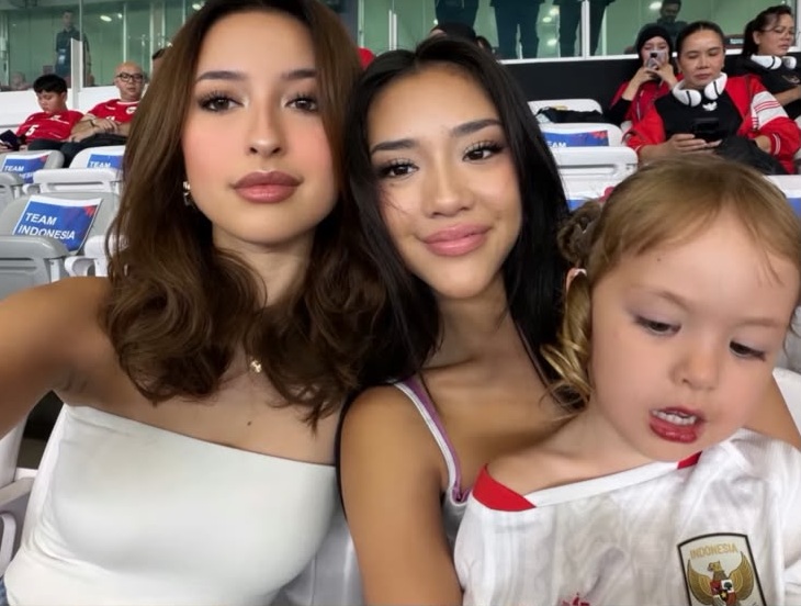 Baila Nona Kembali Nonton Timnas Indonesia di SUGBK, Dukungan untuk Ivar Jenner Jadi Sorotan